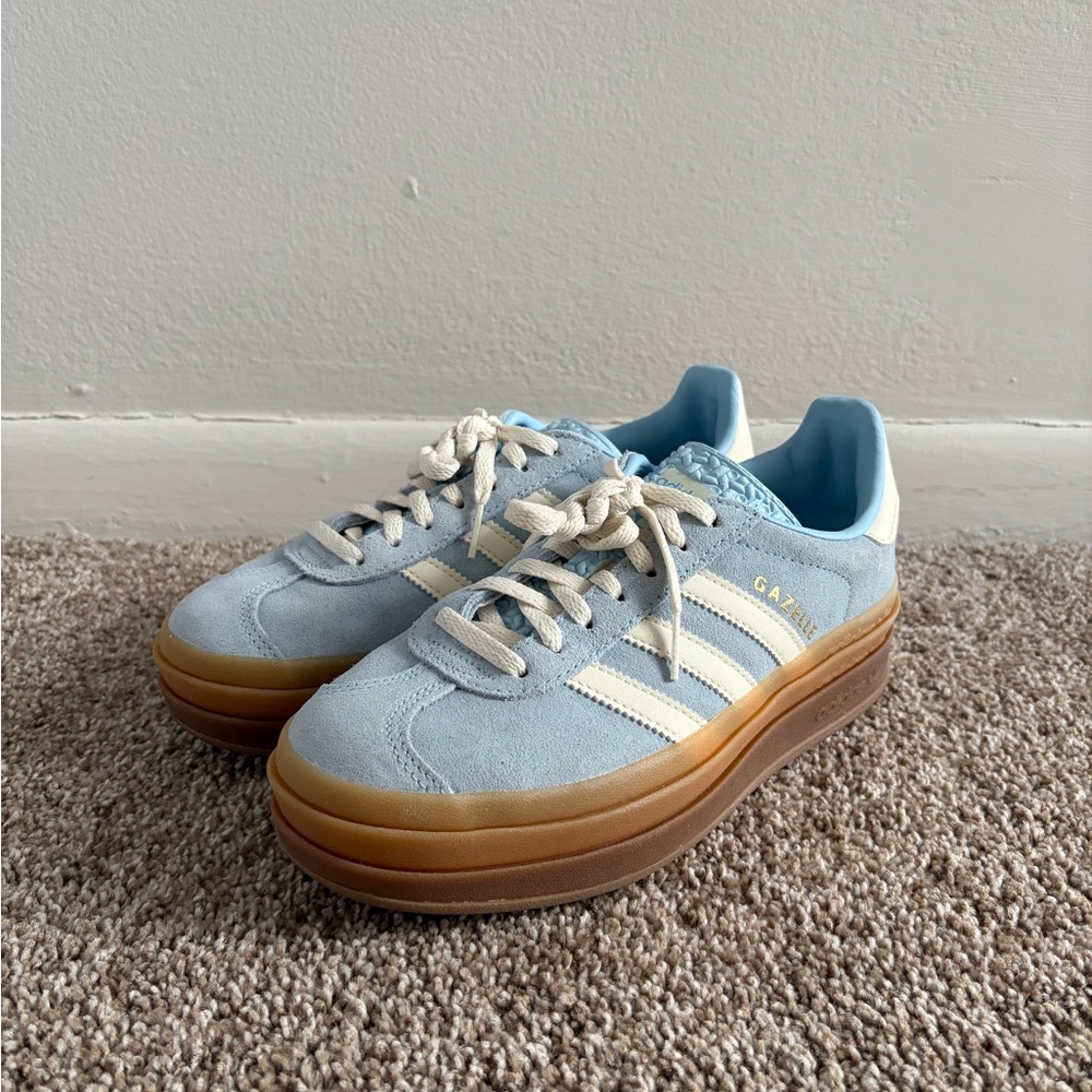 NEW Adidas Platform Women's Sneakers in Light Blue and Cream with Gum Sole